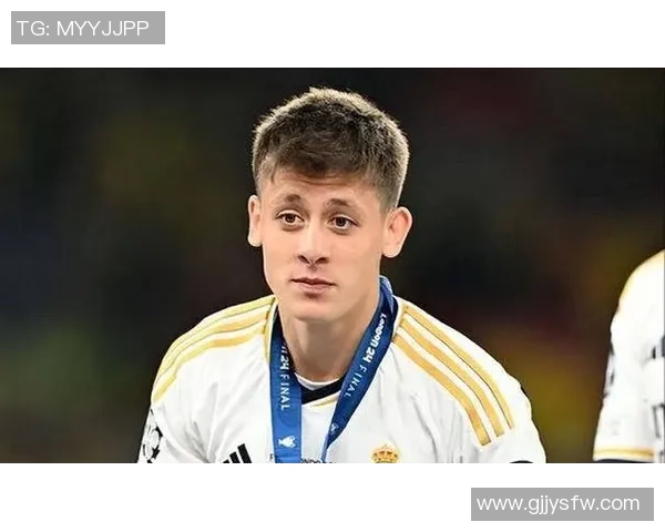 汉堡与圣保利激战正酣比分结果揭晓引发球迷热议